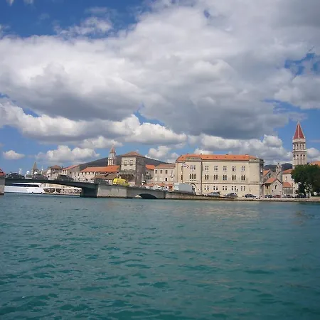 Nanito Апартаменты Трогир