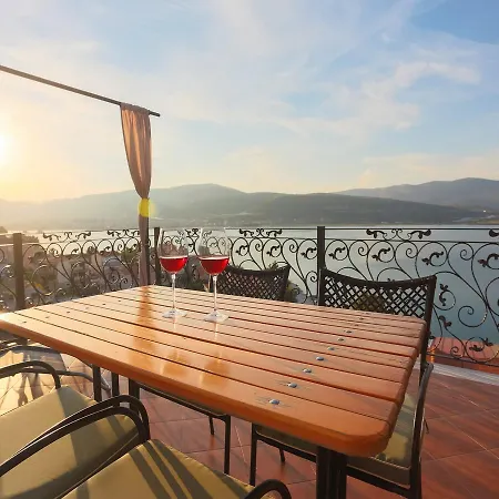 Nanito Trogir