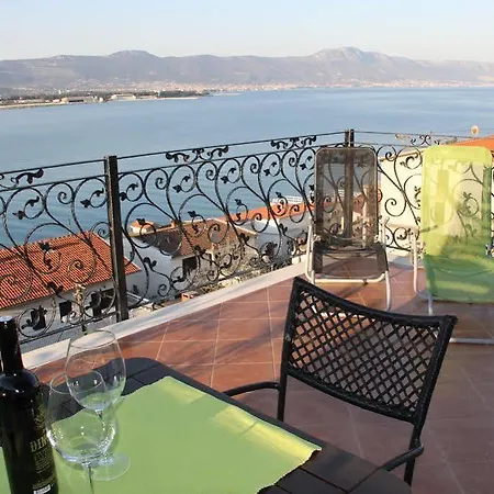 Апартаменты Nanito Трогир