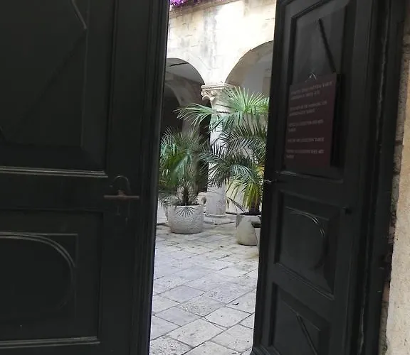 شقة Nanito تروغير